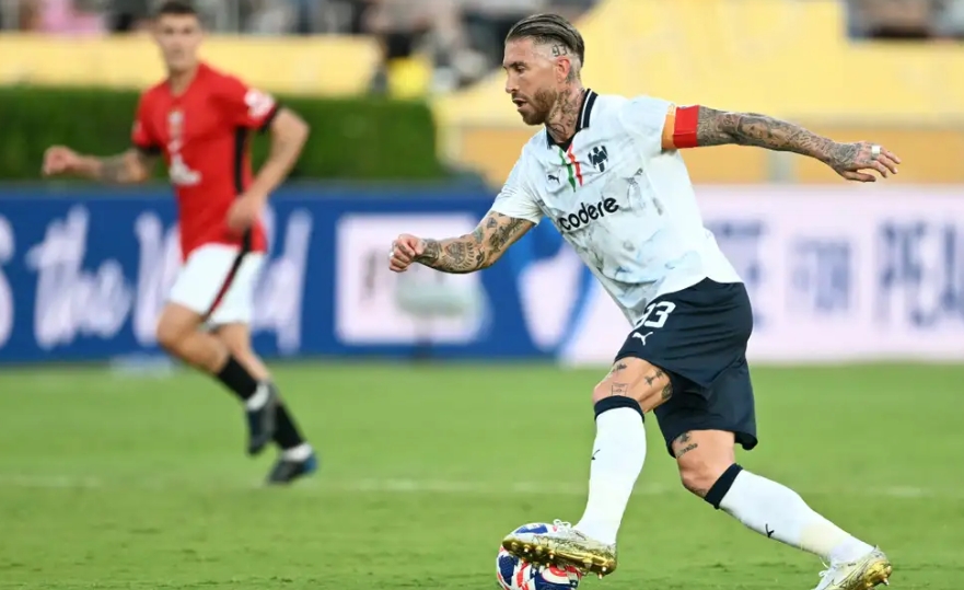 拉莫斯：多特用速度和身高击败了我们，球队将带着骄傲离开赛场