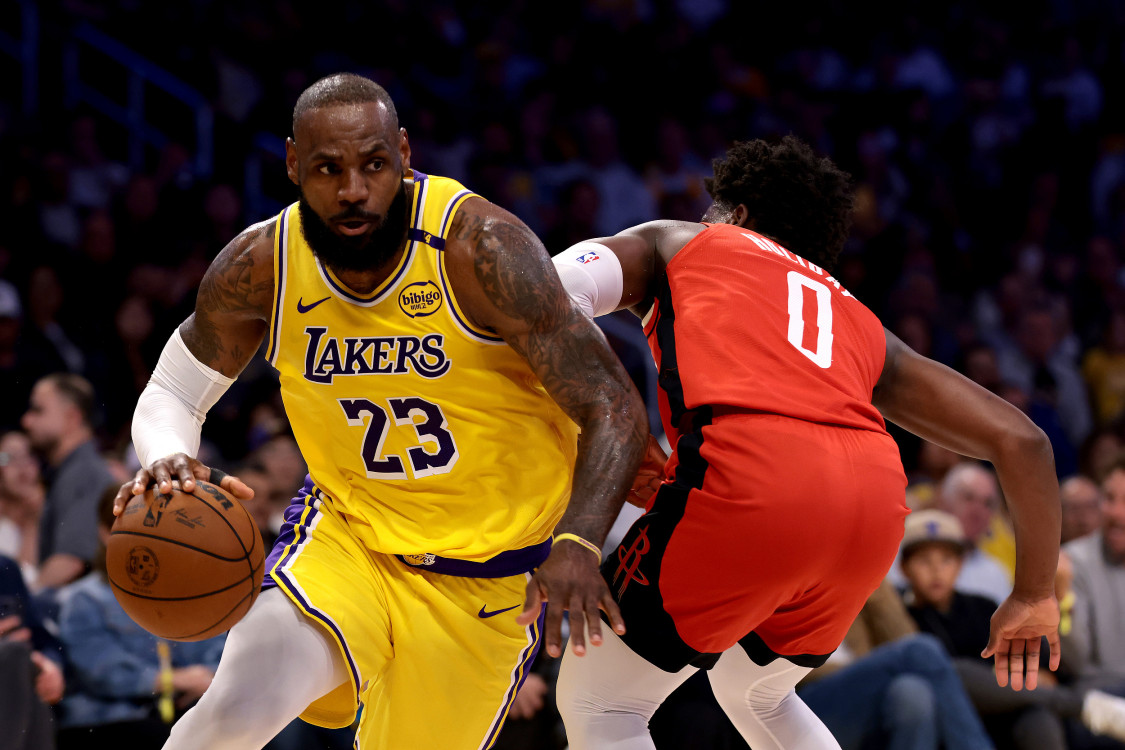 开云-詹姆斯执行球员选项背后:湖人提前为东契奇时代考量,双方已心领神会