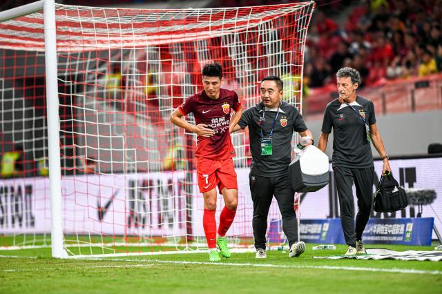 世预赛将重燃战火：对手火线归化 国足却临战折将