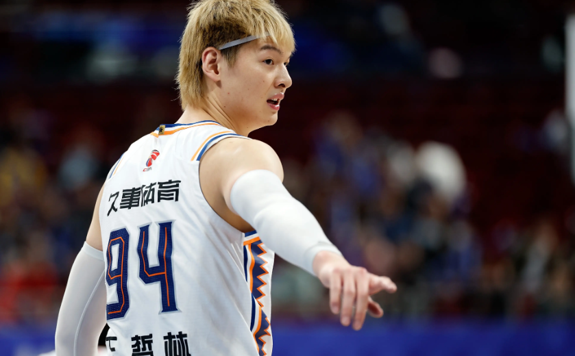 开云体育在线-辽篮大将再离队！不是张镇麟，此人和赵继伟关系不错，太可惜了