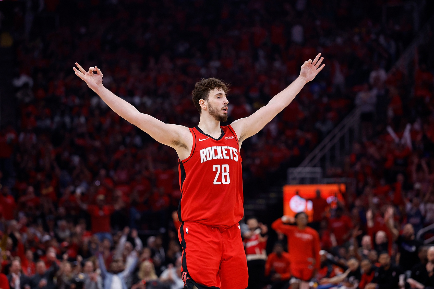 火记罗列申京的荣誉数据：NBA最年轻三双中锋&amp;队史第3年轻全明星