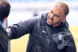 开云体育网址-三镇主帅：一个积分对我们来说至关重要，感谢球迷一如既往的支持