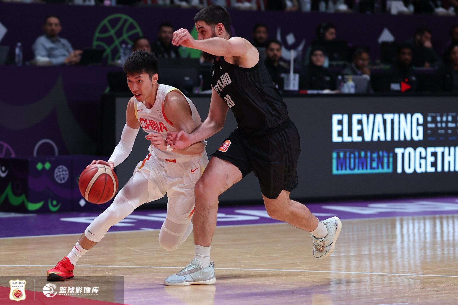 新西兰主教练总结败因：错失关键战机 盛赞中国男篮坚韧表现与精准投射